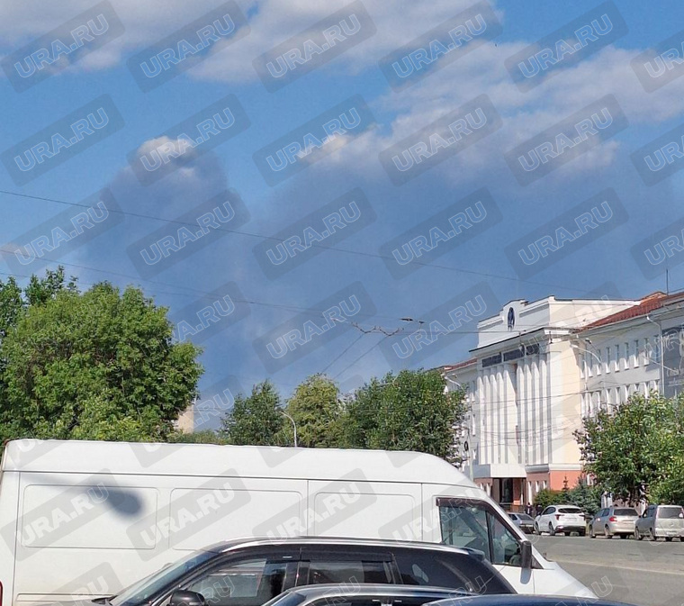 Дым от пожара видно даже в Екатеринбурге