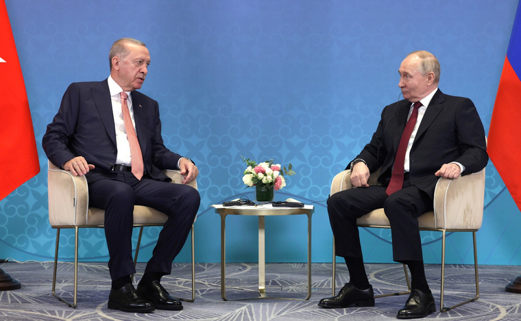 Владимир Путин прибыл в Астану