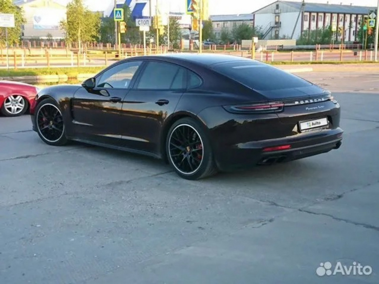 Porsche Panamera Turbo выставлен на продажу в Губкинском за 10,5 млн рублей