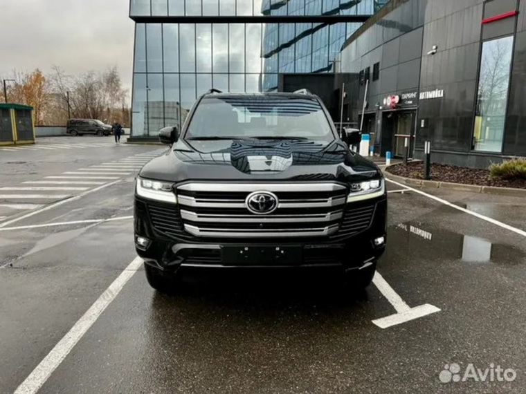 Toyota Land Cruiser продается в Новом Уренгое за 12,4 млн рублей