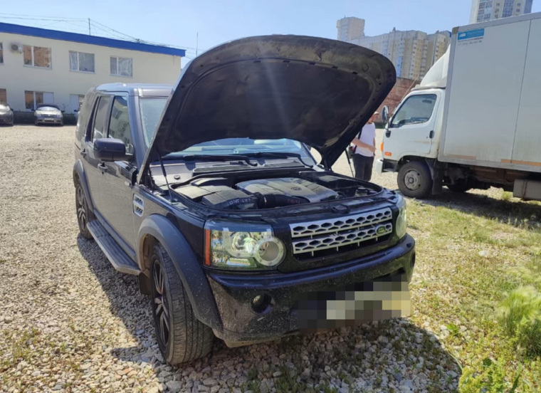 Иномарку поместили на специализированную автостоянку