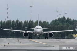 Пассажиры экстренно севшего в Красноярске самолета из Индии страдают от американских санкций
