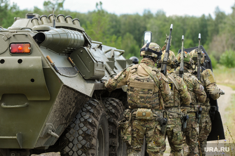 ФСБ, учения. Челябинск, бтр, военные, оружие, вооружение, амуниция, бронетранспортер, спецоперация, группа захвата, антитеррористические учения, контр-террористическая операция, сво, штурмовая группа