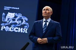 Владимир Путин на выставке "Россия" на ВДНХ. Москва, путин владимир