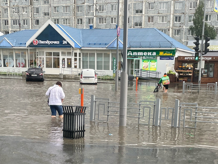 Жители Тобольска не понимают в чем причина, но предполагают,что вино тому неисправные ливневки