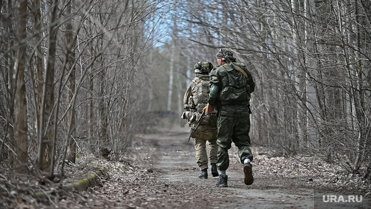 Военно-тактическая подготовка гражданского населения на полигоне. Пермь