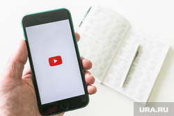 Клипарт Youtube. Тюмень, телефон, смартфон, youtube, ютуб, смартфон в руке, ютьюб, you tube