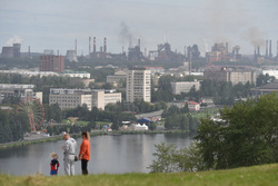 В городе отказались от пышных торжеств, но кто хотел праздника — его получил