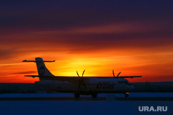 Аэропорт Кольцово. Екатеринбург, кольцово, utair, ютэйр, atr 72, атр72, турбовинтовой самолет, atr72