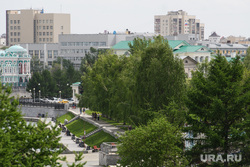 Сорок шестой день вынужденных выходных из-за ситуации с распространением коронавирусной инфекции CoVID-19. Екатеринбург, город екатеринбург, сквер на драме
