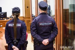Оглашение приговора Эвану Гершковичу в Свердловском областном суде. Екатеринбург, оглашение приговора, полицейские, суд, мера пресечения, конвой, судебное заседание