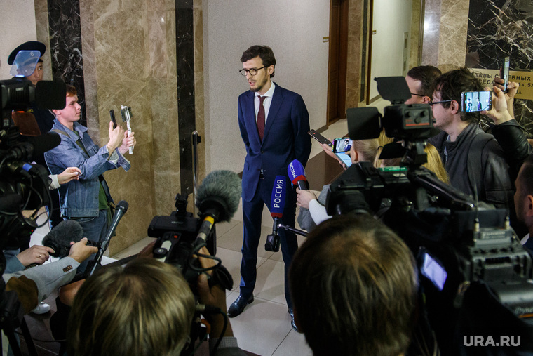 Оглашение приговора Ксении Карелиной в Свердловском областном суде. Екатеринбург 