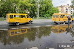Репортаж по мусорным войнам из Миасса, остановка общественного транспорта, маршрутка