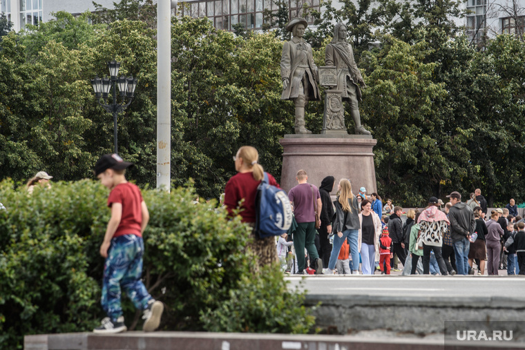 Молодежный лекторий на Октябрьской площади. Екатеринбург 