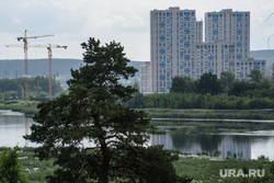 Свердловские зарисовки. Екатеринбург , исеть, недвижимость, сосна, ипотека, уктус, новостройки, жилье, подъемные краны, многоквартирный дом, аренда жилья