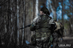 Военно-тактическая подготовка гражданского населения на полигоне. Пермь, тренировка, противостояние, боевики, военные, солдаты, война, подготовка, конфликт, вооруженные силы, бойцы, вооруженные люди, вооруженный человек, весна, солдат, мобилизация, вс рф, сво, наемники, военный, бойцы сво