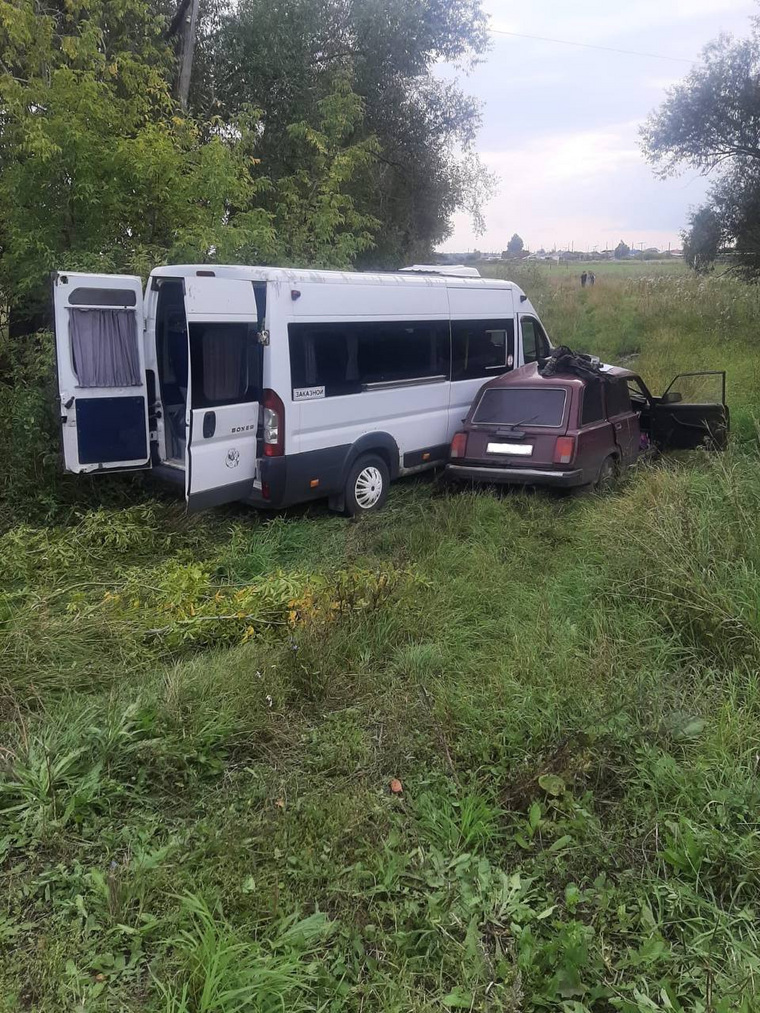 В результате ДТП погиб водитель легкового автомобиля