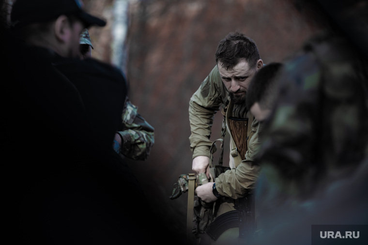 Военно-тактическая подготовка гражданского населения на полигоне. Пермь