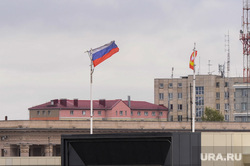 Флаг РФ после сильного ветра. Челябинск, флаг рф, стяг