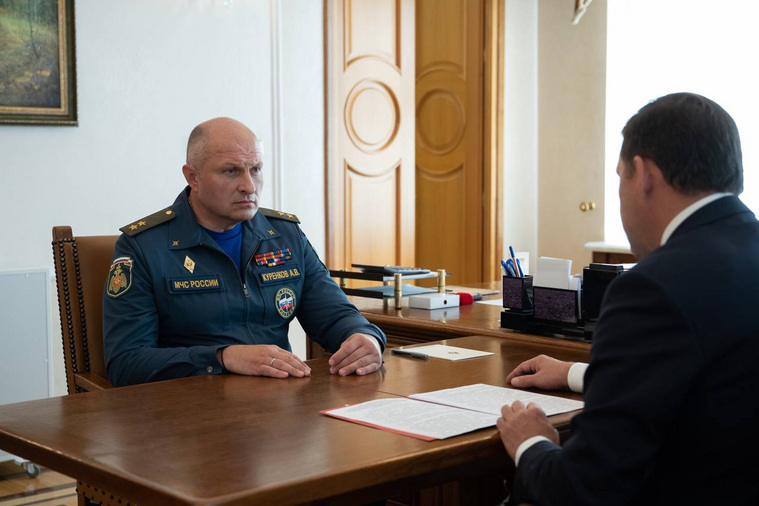 Александр Куренков поблагодарил Евгения Куйвашева за работу