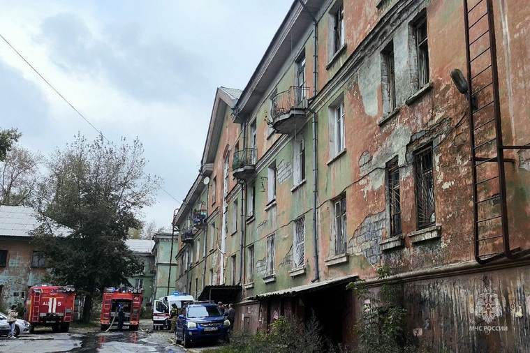 Квартира, в которой произошел пожар, располагалась на первом этаже дома