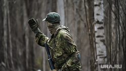 Военно-тактическая подготовка гражданского населения на полигоне. Пермь, тренировка, противостояние, боевики, лес, война, подготовка, конфликт, вооруженные силы, тайга, бойцы, зеленка, вооруженные люди, вооруженный человек, весна, солдат, мобилизация, вс рф, сво, наемники, военный, бойцы сво