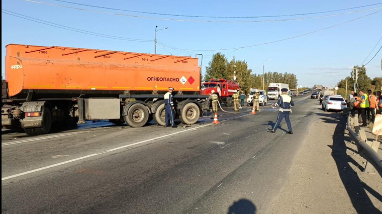 При ДТП пострадали 10 человек