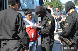 Клипарт. Челябинск, мигранты, нелегалы, проверка документов, омон