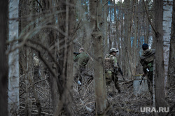 Военно-тактическая подготовка гражданского населения на полигоне. Пермь, тренировка, противостояние, боевики, военные, солдаты, лес, война, подготовка, конфликт, вооруженные силы, тайга, бойцы, зеленка, вооруженные люди, вооруженный человек, весна, солдат, мобилизация, вс рф, сво, наемники, военный, бойцы сво