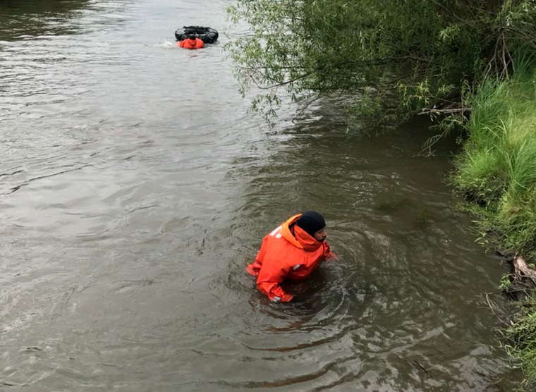 К поискам подключат водолазов
