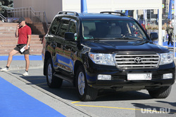 Автомобили на парковке. Тюмень, автомобиль, тойота