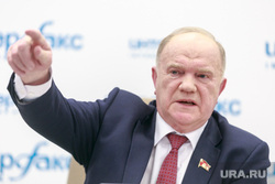 Пресс-конференция с участием Геннадия Зюганова и Павла Грудинина. Москва, указательный палец, жест рукой, зюганов геннадий