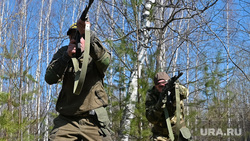 Военно-тактическая подготовка гражданского населения на полигоне. Пермь, тренировка, автомат калашникова, противостояние, военные, солдаты, лес, оружие, вооружение, война, подготовка, ак, конфликт, вооруженные силы, тайга, зеленка, вооруженные люди, вооруженный человек, весна, солдат, мобилизация, сво, военный, ак 74