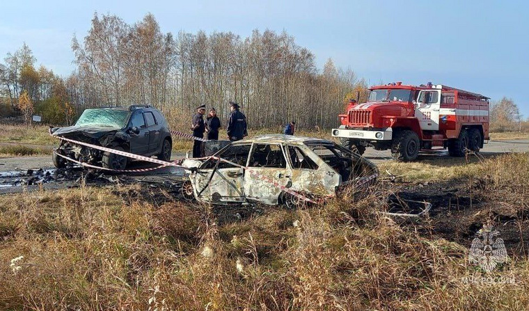 В результате ДТП погибли три человека, еще трое пострадали