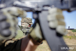 Тренировка добровольцев перед отправкой в Украину. Свердловская область, милитари, автомат, калашников, армия, оружие, война, добровольцы, спецоперация, магазин, чвк, сво, наемники