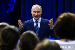 Владимир Путин на выставке "Россия" на ВДНХ. Москва, путин владимир
