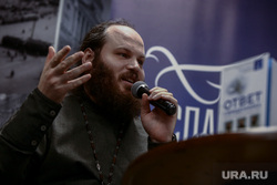 Генеральный директор телеканала «Спас» Борис Корчевников на презентации книги «Ответ священника. Просто о главном…». Москва, портрет, островский павел