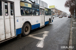 Выделеная полоса общественного транспорта на Малышева. Екатеринбург, троллейбус, дорожное движение, полоса общественного транспорта, дорожная разметка, полоса для автобусов