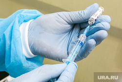 Вакцинация. Тюмень, ампула, прививка, шприц, вакцина, резиновые перчатки, вакцинация, руки в перчатках, коронавирус, covid, ковид, спутник v, синие перчатки
