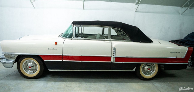 У Packard тканевая крыша, которая складывается