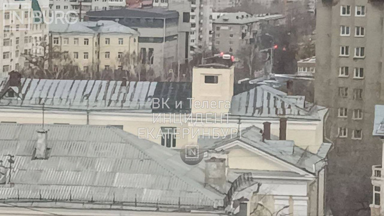 Поврежденная крыша школы №93