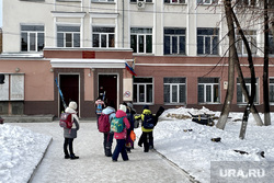 Ситуация с эвакуацией в школах. Челябинск, зима, ученики, дети, школа, школьники, 30 школа