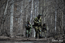 Военно-тактическая подготовка гражданского населения на полигоне. Пермь, тренировка, автомат калашникова, противостояние, боевики, военные, солдаты, оружие, вооружение, война, подготовка, ак, конфликт, вооруженные силы, бойцы, вооруженные люди, вооруженный человек, весна, строй, солдат, мобилизация, сво, наемники, военный, бойцы сво, ак 74, боевой порядок