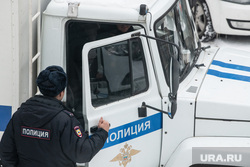 Начало судебного процесса над бывшим главой МВЦ «Екатеринбург-ЭКСПО» Игорем Даниловым. Екатеринбург, автозак, силовик, полиция, полицейский