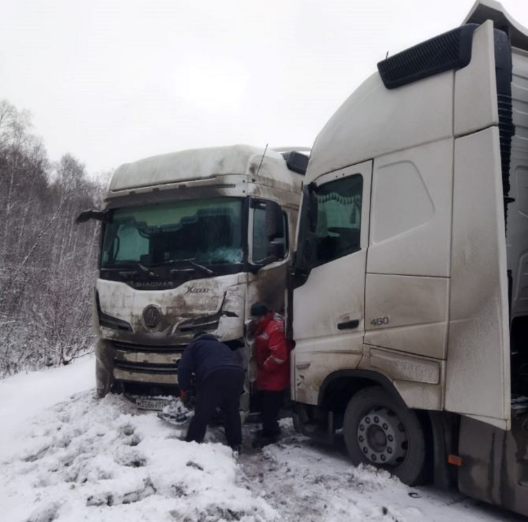 Один из водителей нарушил скоростной режим