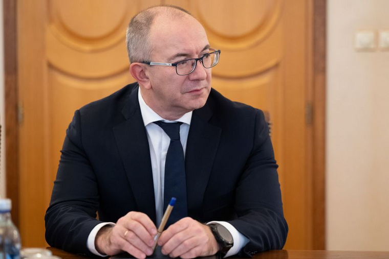 Дмитрий Воденников до переезда на Урал работал в московском филиале «Россетей»