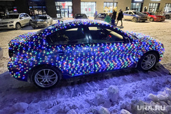 Машина с гирляндами. Челябинск, машина, mazda, автомобиль, мазда, украшения, гирлянда