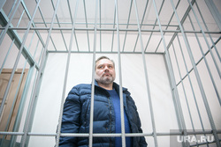 Арестованный за взятку свердловский мэр прикрывался на суде наградами от Путина и начальства. Фото