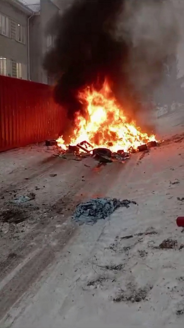 В мусоровозе воспламенился мусор