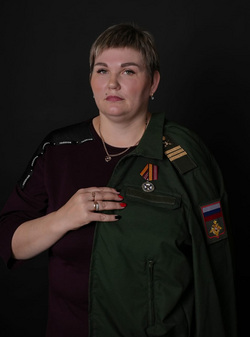 Галина гордится своим мужем и ждет его дома
